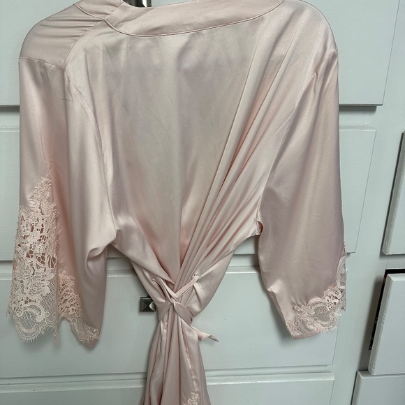 Blush Lux E Satin Robe - Picture 2 of 5